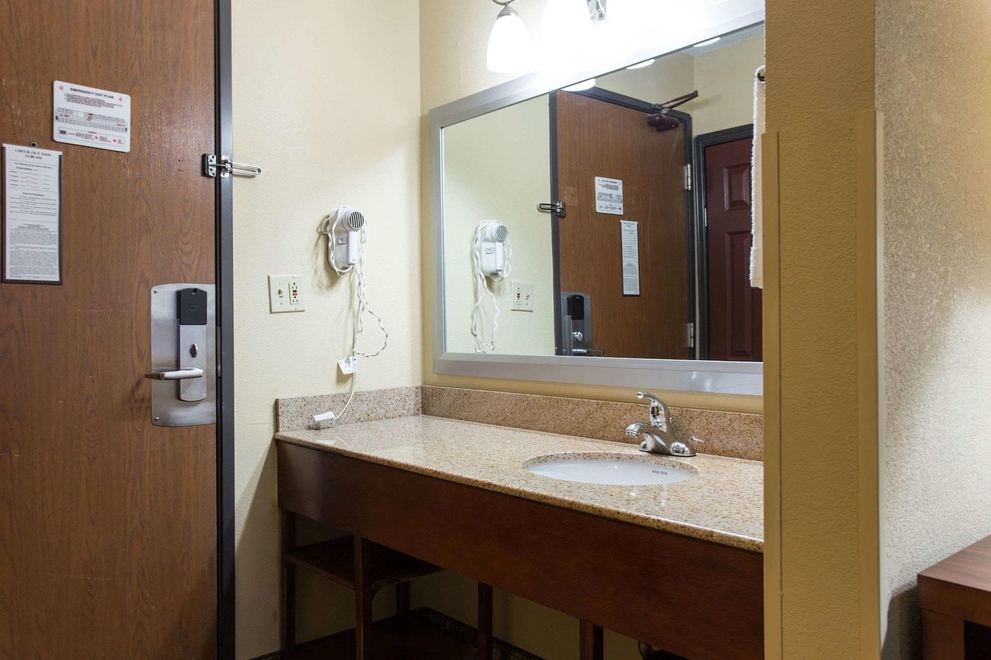 Comfort Inn Columbia-Bush River Экстерьер фото